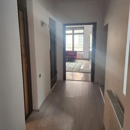A&l House *
